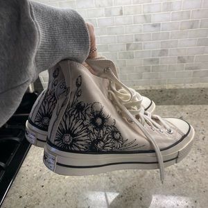 Tan high top converse size 9